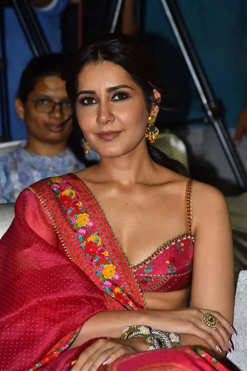 Telugu Actress Raashi Khanna at Baak Movie Pre Release Event